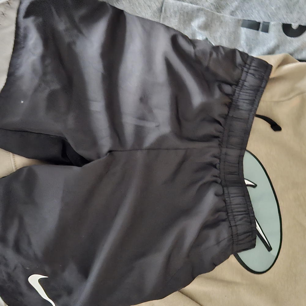 Nike Sweatshirt and Joggers Set - Picture 5 of 6